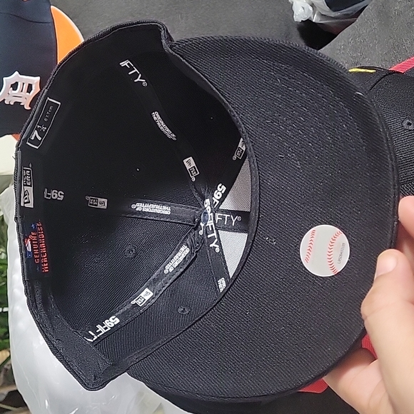 Hat - Picture 3 of 3